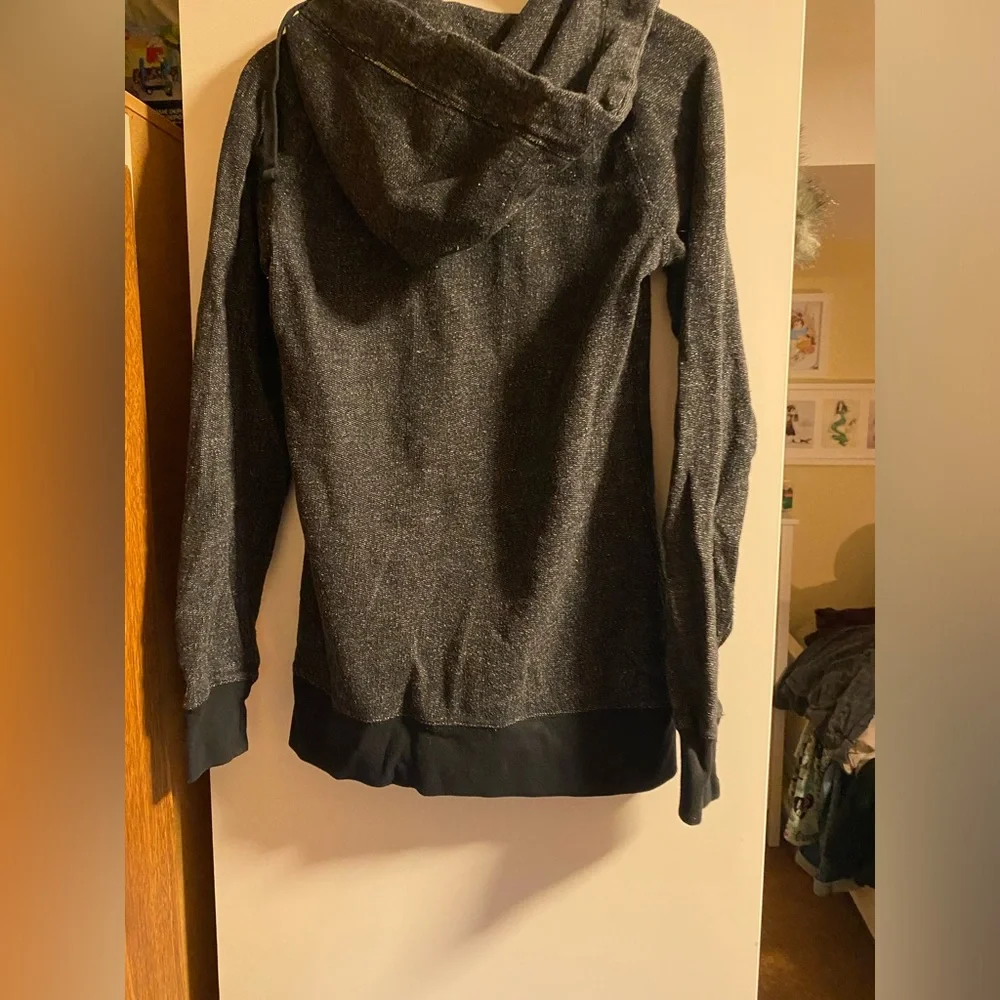 💎Roots Black Zip-Up Hoodie - Picture 3 of 4